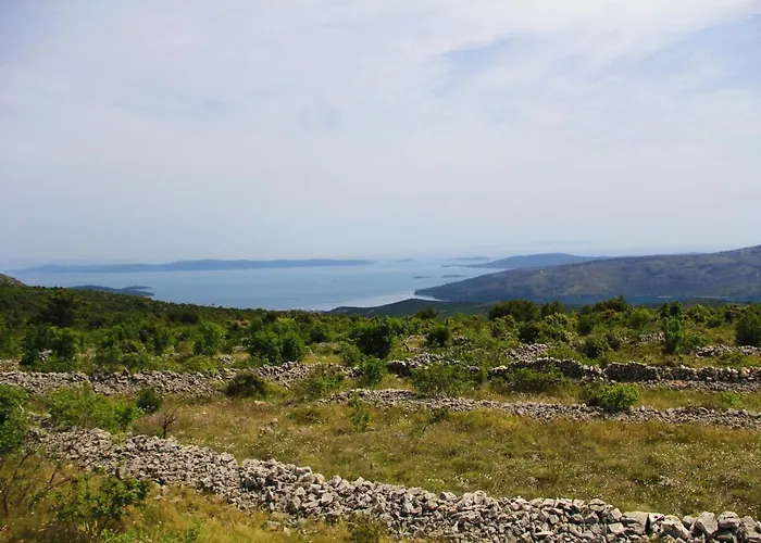 Villa Zlatno Sunce In The Hills Near Trogir