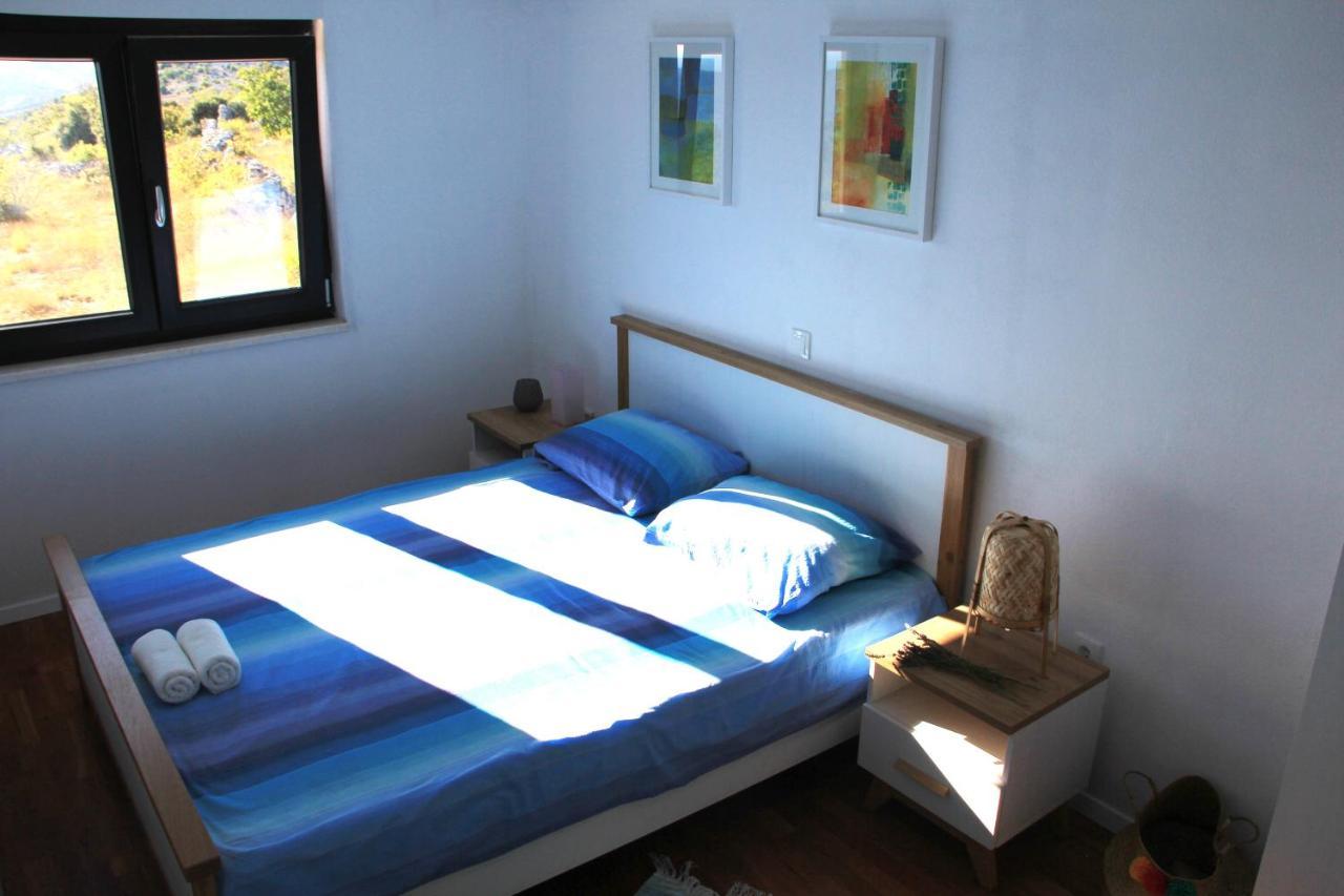 Zlatno Sunce In The Hills Near Trogir Villa