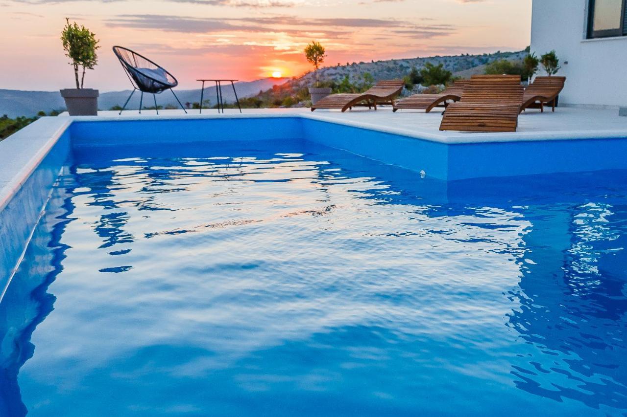 Zlatno Sunce In The Hills Near Trogir Villa