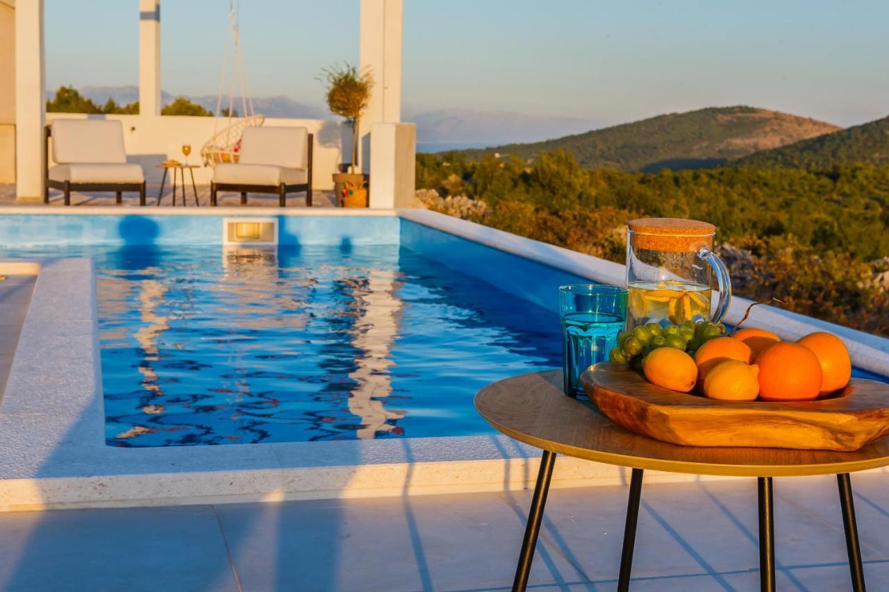 Zlatno Sunce In The Hills Near Trogir *