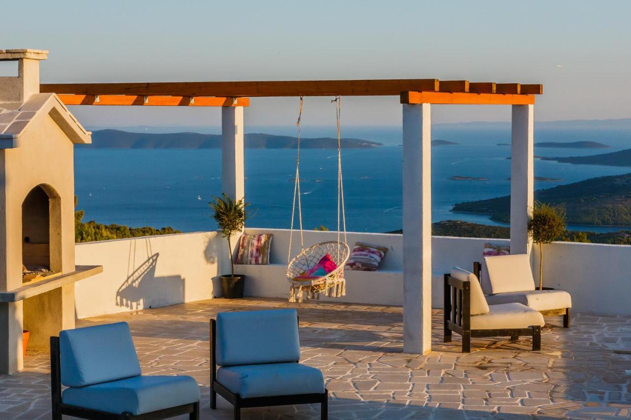Villa Zlatno Sunce In The Hills Near Trogir Vrsine
