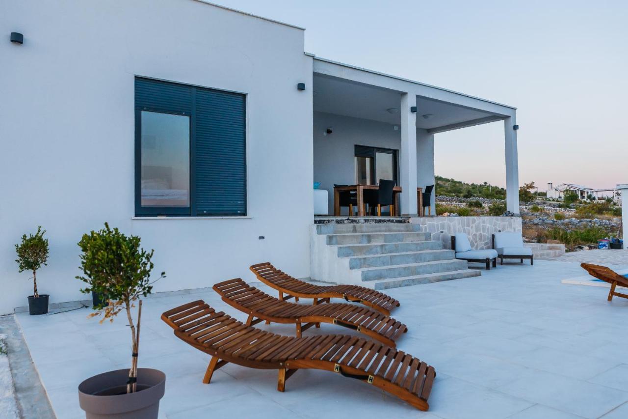 Villa Zlatno Sunce In The Hills Near Trogir *