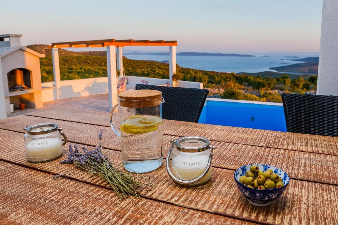 Zlatno Sunce In The Hills Near Trogir Villa Vrsine